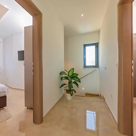 Noa Villa Labinci