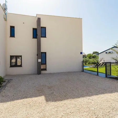 Noa Villa Labinci
